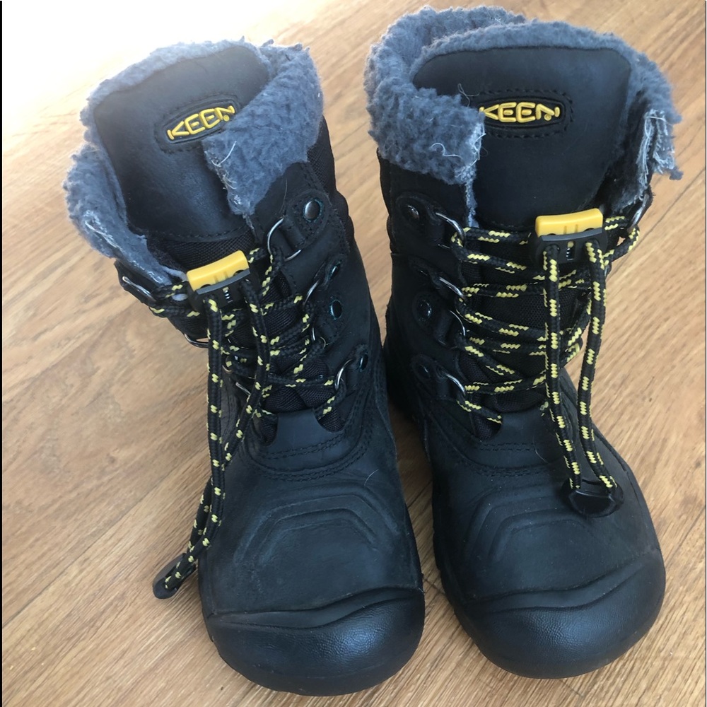 Keen kids winter boots black size 11